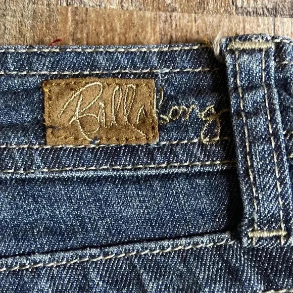 Billabong | Fitted Low Rise Capri Jeans - Picture 8 of 10